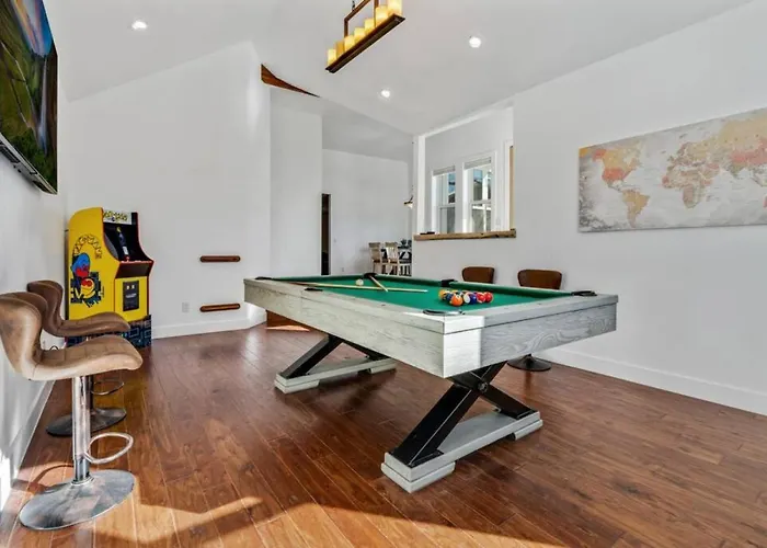 White Peak Ping Pong Pool Table Pacman Сasa de vacaciones *